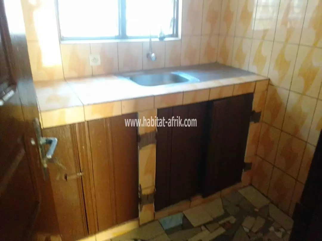 LOCATION APPARTEMENT CHAMBRE SALON WC DOUCHE CUISINE INTERNE A ATSIEGOU LOMÉ-TOGO 