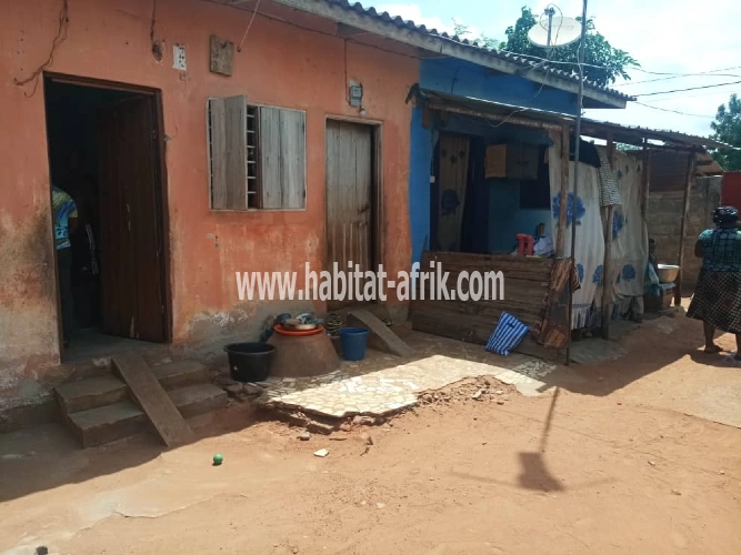 Maison à vendre 6 pièces à louer à adidogome Amadahome cap Lomé-Togo 