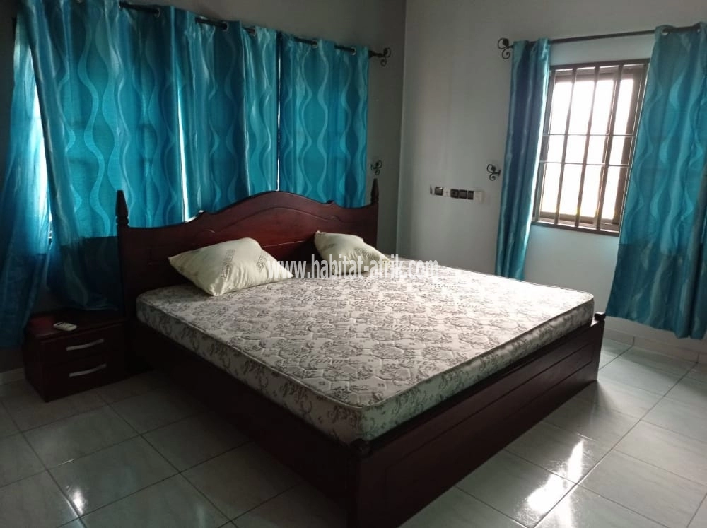 LOCATION VILLA MEUBLÉE DE 4 CHAMBRES SALON + 02 DÉPENDANCES POUR LONG SÉJOUR JARDIN A TOTSI BAR 2N LOMÉ-TOGO 