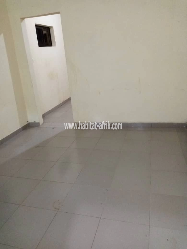 LOCATION APPARTEMENT PIÈCE WC DOUCHE CUISINE INTERNE A AGOÈ KITCHIGAN LOME-TOGO 