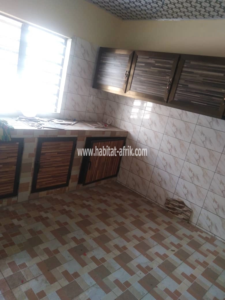 LOCATION APPARTEMENT CHAMBRE SALON WC DOUCHE CUISINE INTERNE DE 45.000F ET 55.000F DANS LA MÊME MAISON A ADIDOGOMÉ LOGOTÉ LOMÉ-TOGO 