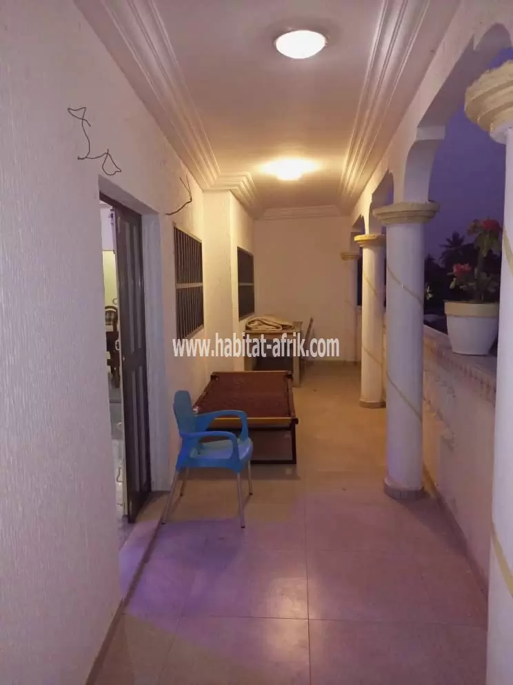 LOCATION APPARTEMENT MEUBLÉ DE 2 CHAMBRES SALON A L'ÉTAGE A ADIDOGOMÉ SAGBADO LOMÉ-TOGO 