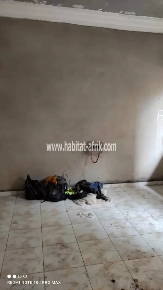 LOCATION APPARTEMENT CHAMBRE SALON WC DOUCHE CUISINE INTERNE A HEDJRANAWOE COUR PRIMAIRE LOMÉ-TOGO 