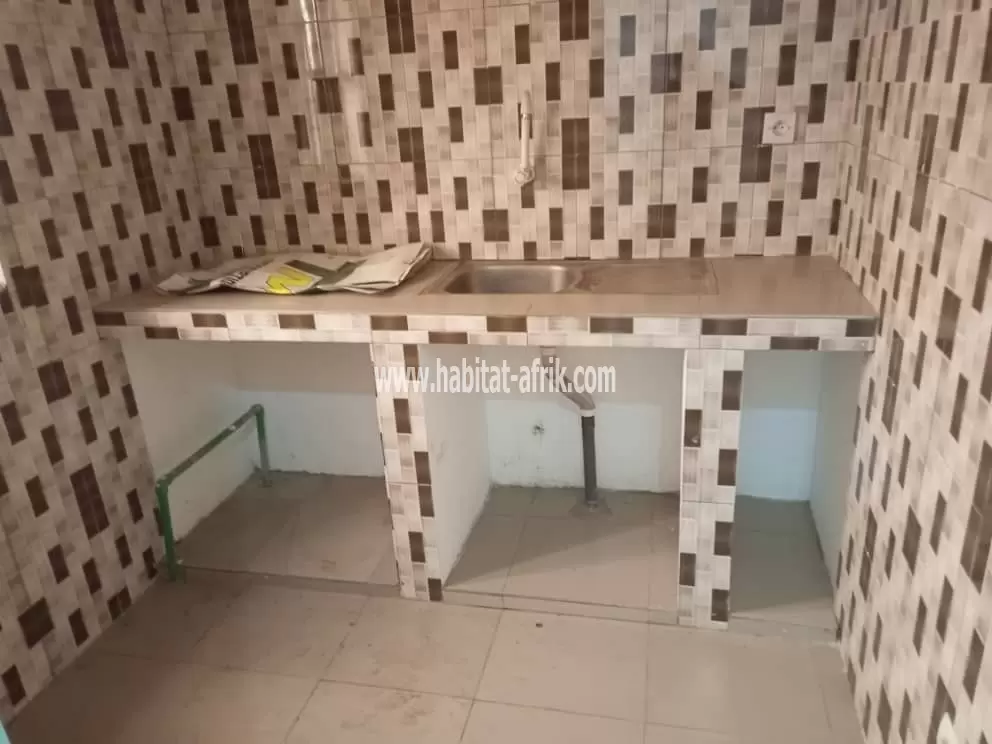 LOCATION APPARTEMENT 2 CHAMBRES SALON WCD CUISINE INTERNE A AGOÈ KOSSIGAN LOMÉ-TOGO 