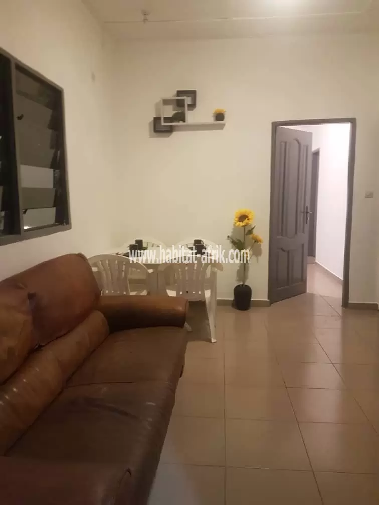 LOCATION APPARTEMENT CHAMBRE SALON WC DOUCHE CUISINE INTERNE A BÈ KPEHENOU 50 MÈTRES DE LA PHARMACIE LOMÉ-TOGO 