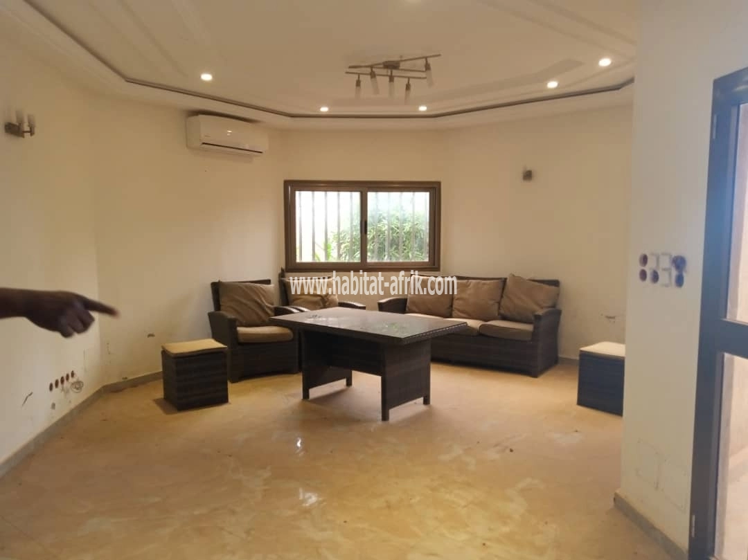 LOCATION Villa Duplex  5 Chambre salon à agoè Lomé-Togo 