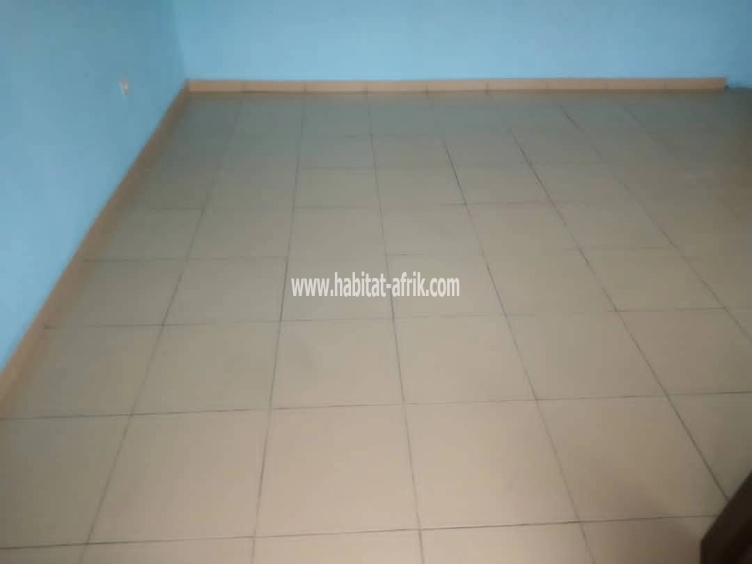 LOCATION Appartement Chambre Salon WC douche cuisine interne 3 ménages sis à Hedranawoe Lomé-Togo 