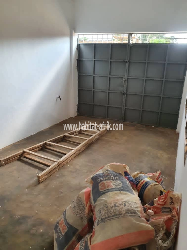 LOCATION VILLA 5 CHAMBRES SALON WC DOUCHE CUISINE INTERNE A NOUKAFOU MÈCHE AMINA LOME-TOGO 