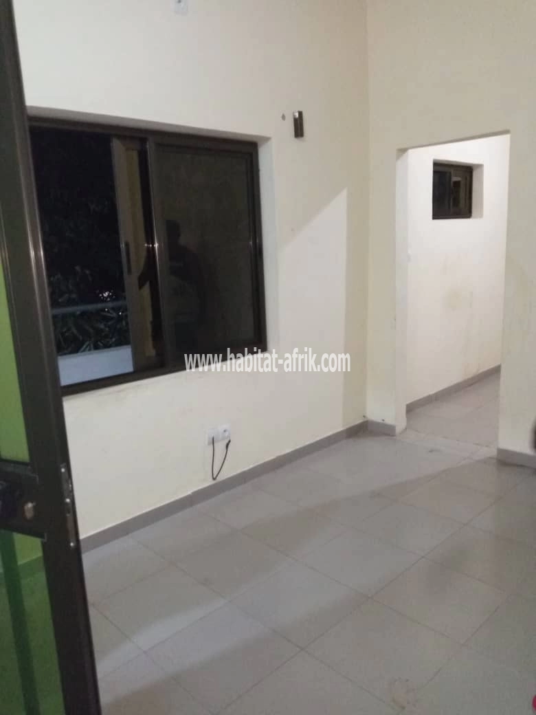 LOCATION APPARTEMENT PIÈCE WC DOUCHE CUISINE INTERNE A AGOÈ KITCHIGAN LOME-TOGO 