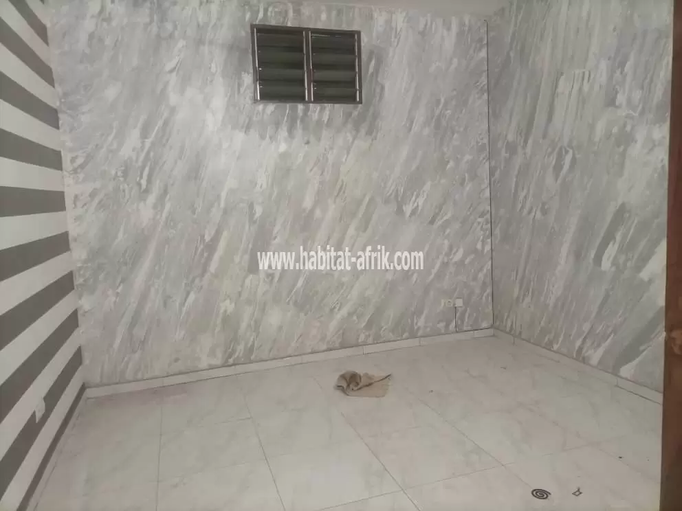 LOCATION APPARTEMENT CHAMBRE SALON WC DOUCHE CUISINE INTERNE A HEDJRANAWOE LOMÉ-TOGO 