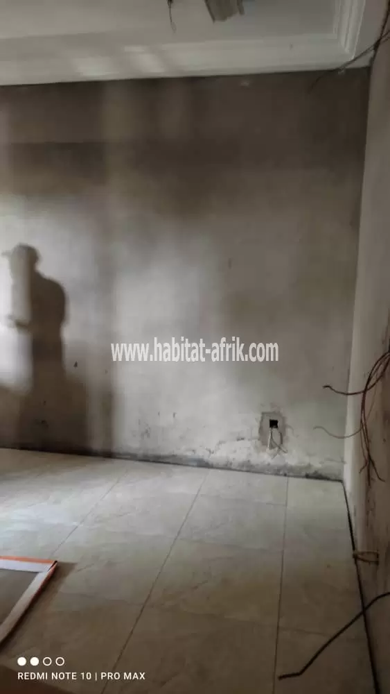 LOCATION APPARTEMENT CHAMBRE SALON WC DOUCHE CUISINE INTERNE A HEDJRANAWOE COUR PRIMAIRE LOMÉ-TOGO 