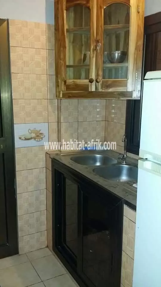 LOCATION VILLA MEUBLÉ DE 2 CHAMBRES SALON WCD CUISINE INTERNE A AVÉPOZO DERRIÈRE LA PHARMACIE LOMÉ-TOGO 