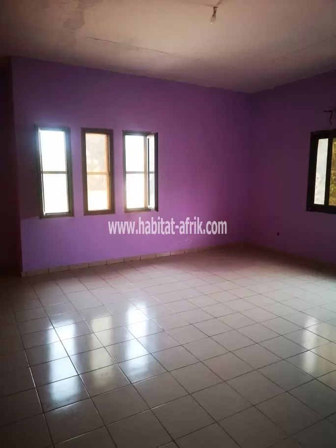 LOCATION APPARTEMENT PIÈCE WC DOUCHE CUISINE INTERNE A HEDJRANAWOE LOMÉ-TOGO 