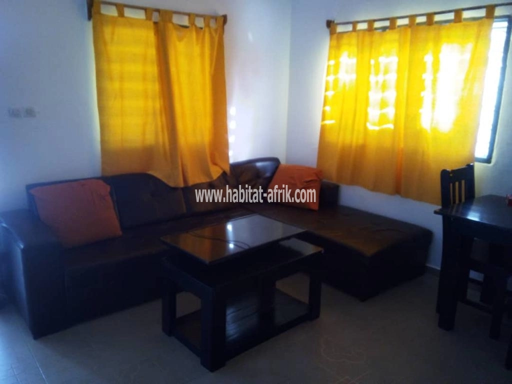LOCATION Villa meublée 3 chambres salon wc douche cuisine toute climatisé à Gbosimé Lomé-Togo 