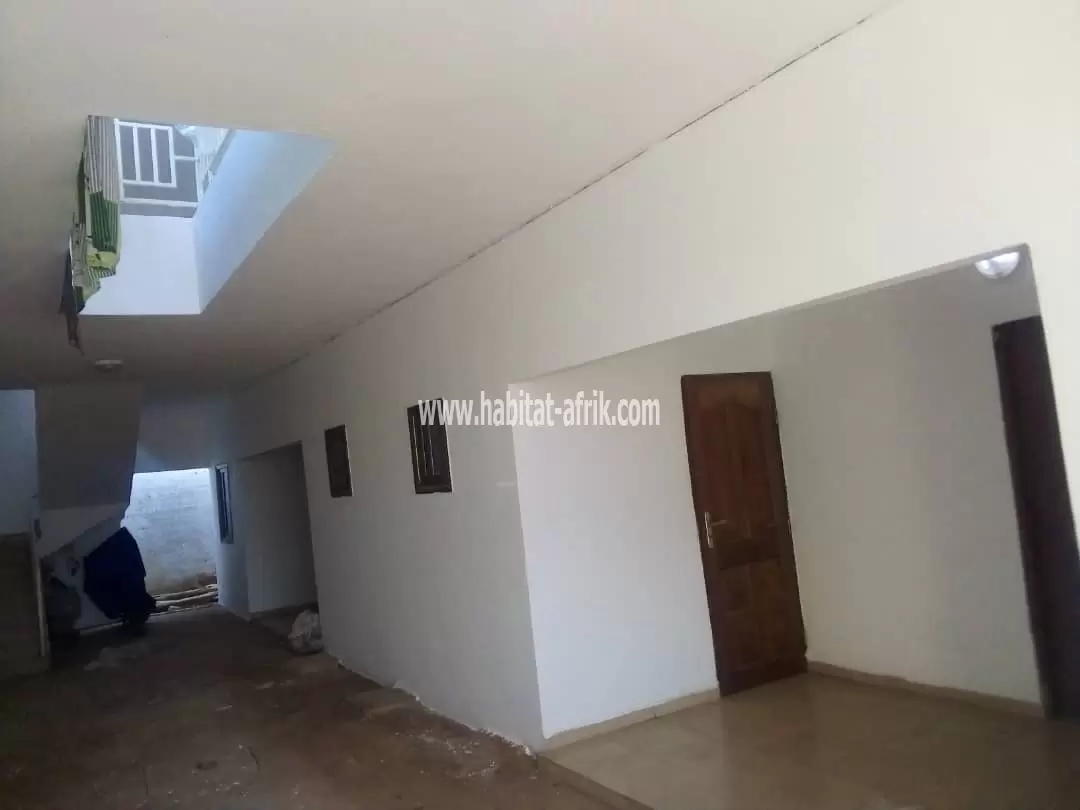 LOCATION APPARTEMENT CHAMBRE SALON WC DOUCHE CUISINE INTERNE A ATSIEGOU MARCHÉ LOME-TOGO 