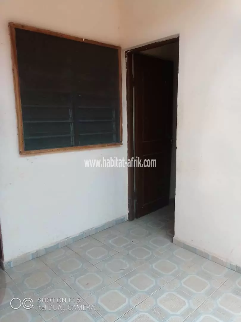 LOCATION APPARTEMENT CHAMBRE SALON WC DOUCHE CUISINE INTERNE DERRIÈRE LA FOIRE TOGO2000, ÉSSOKPANOU LOMÉ-TOGO 