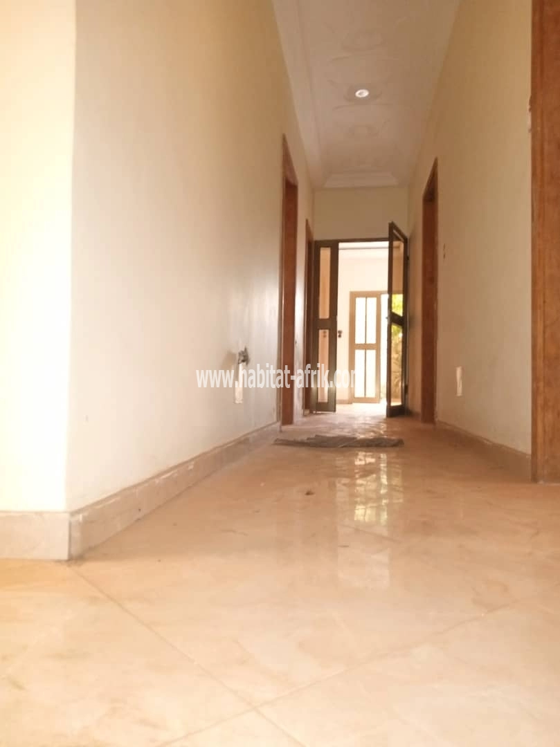 LOCATION Villa Duplex  5 Chambre salon à agoè Lomé-Togo 