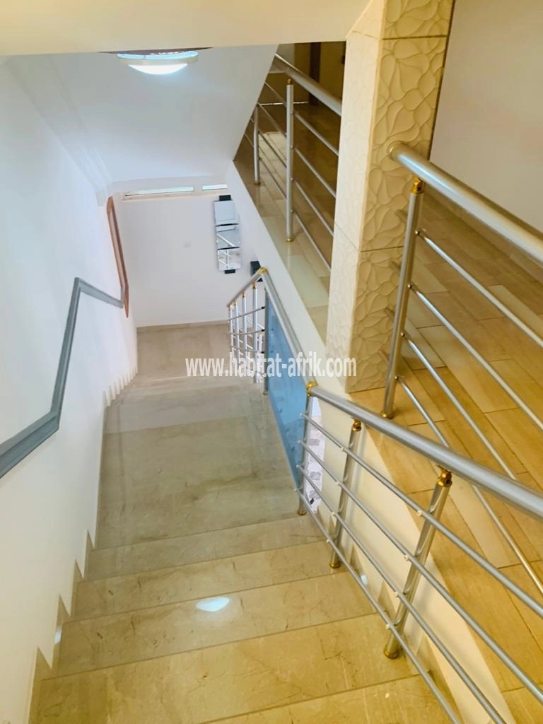 Villa duplex avec piscine à vendre à Forever Lomé-Togo 