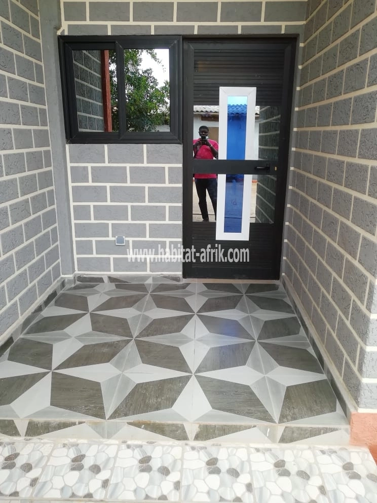 LOCATION Appartement Chambre Salon WC douche cuisine interne nouvelle construction propre à agoè Telessou assigomé Lomé-Togo 