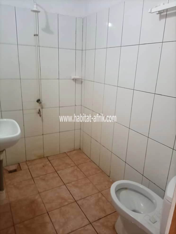 LOCATION APPARTEMENT PIÈCE WC DOUCHE CUISINE INTERNE A KÉGUÉ TROCADÉRO LOMÉ-TOGO 