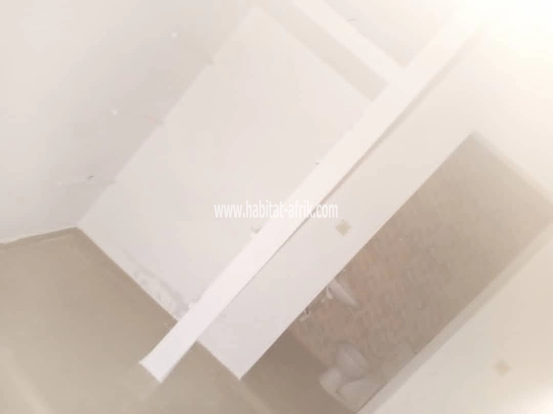 LOCATION APPARTEMENT PIÈCE WC DOUCHE INTERNE CLIMÉ A TOTSI LOME-TOGO 