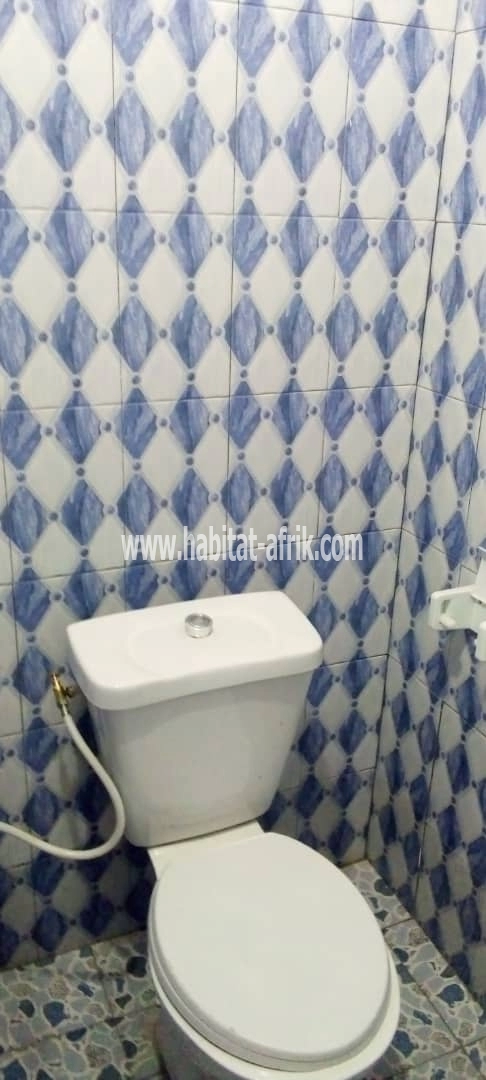 LOCATION APPARTEMENT PIÈCE WC DOUCHE CUISINE INTERNE A AGOÈ ADOUGBA LOMÉ-TOGO 