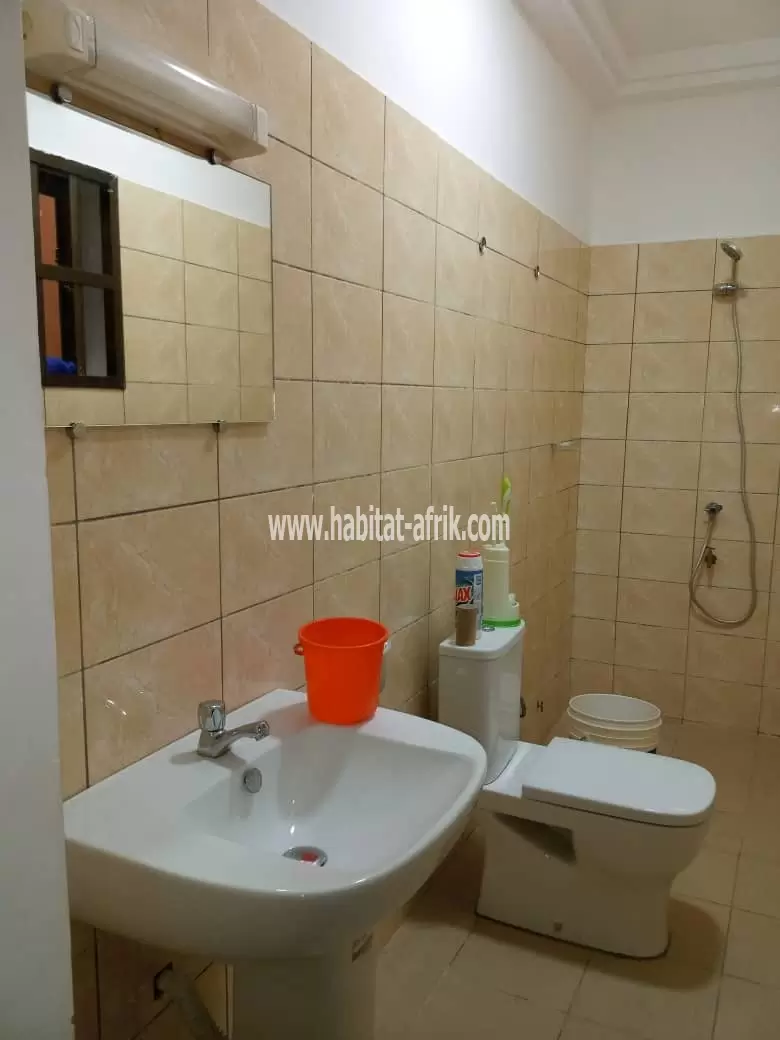 LOCATION APPARTEMENT MEUBLÉ 2 CHAMBRE SALON WC A HEDJRANAWOE AÉROPORT LOMÉ-TOGO 