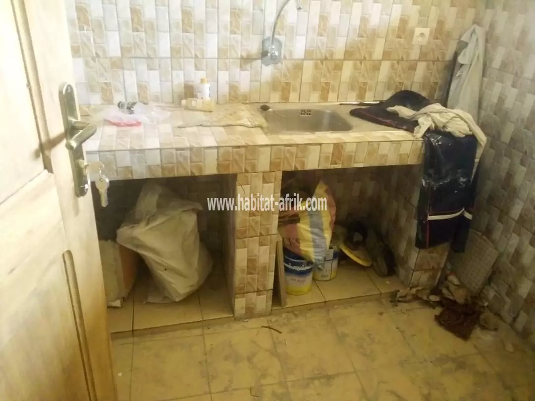 LOCATION APPARTEMENT PIÈCE WC DOUCHE CUISINE INTERNE A HEDJRANAWOE LOMÉ-TOGO 