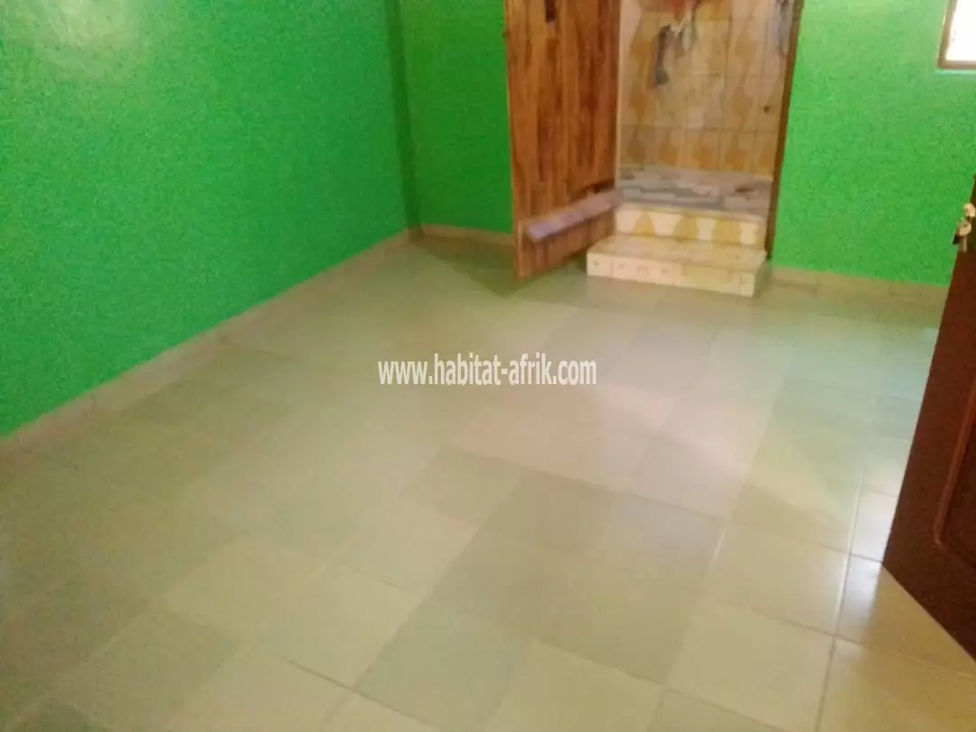 LOCATION APPARTEMENT CHAMBRE SALON WC DOUCHE CUISINE INTERNE A ATSIEGOU LOMÉ-TOGO 