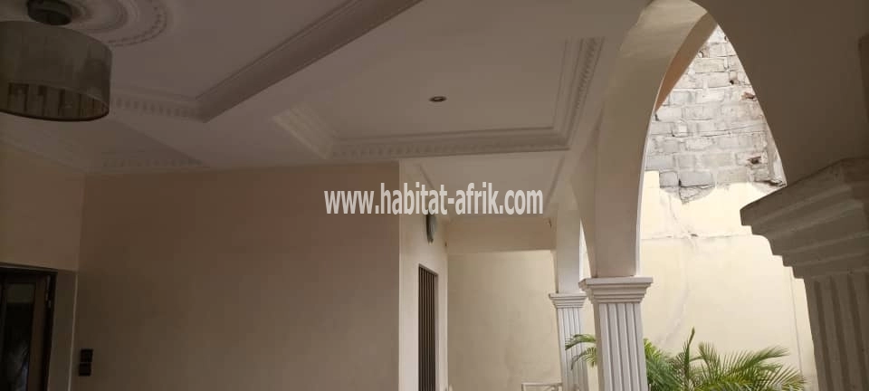 Villa duplex de 4 chambres à vendre à hedzranawoé sur demi lot 300 mètres carré avec titre foncier* Lomé-Togo 