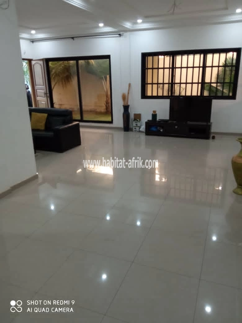 LOCATION VILLA DUPLEX 5 CHAMBRES À AGBALEPEDO LOMÉ-TOGO 