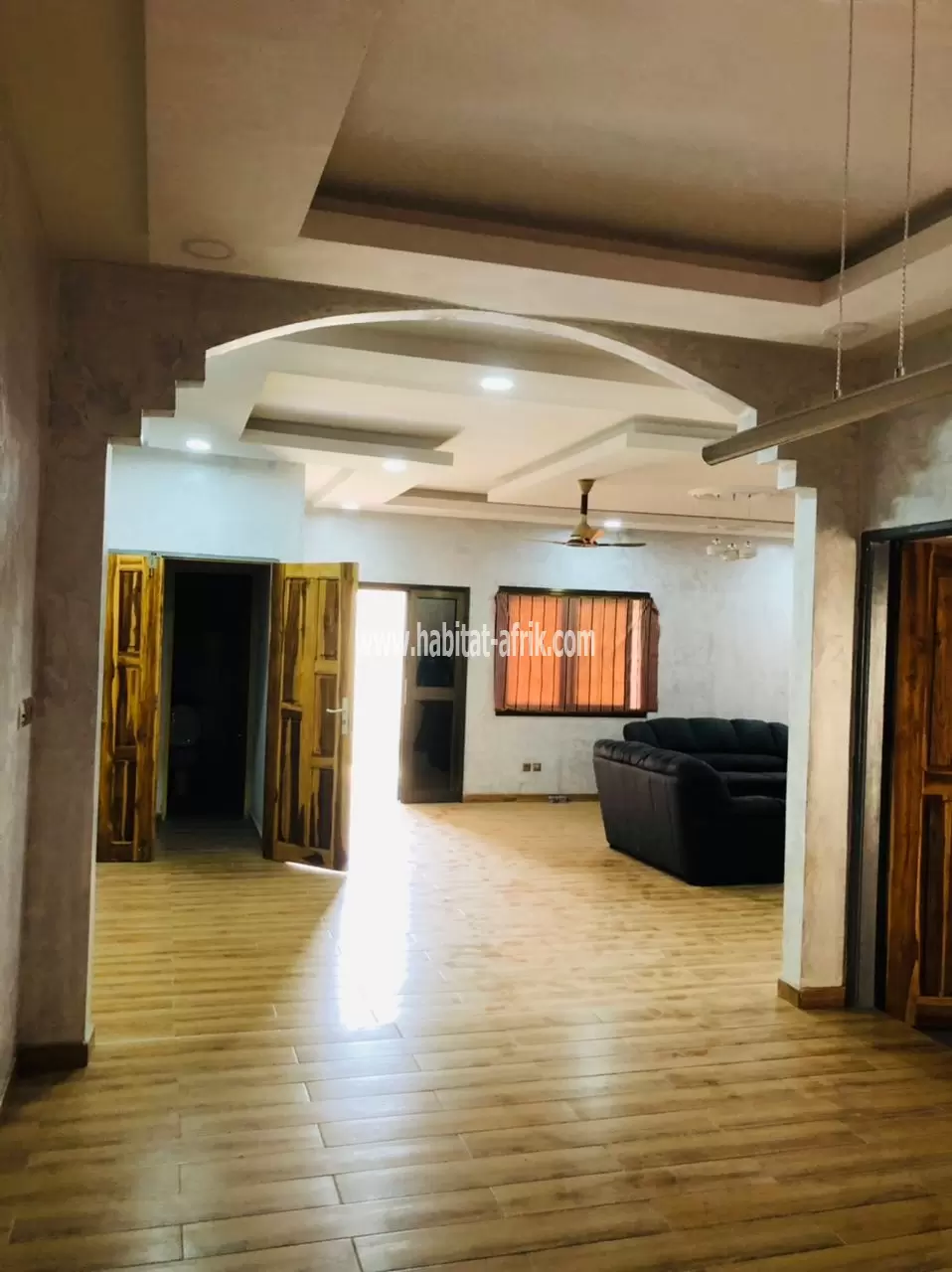 LOCATION VILLA 3 CHAMBRES SALON WC DOUCHE CUISINE INTERNE A ADIDOGOMÉ A 500 MÈTRES DU GOUDRON LA PAMPAR LOMÉ-TOGO 