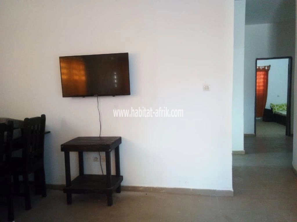 LOCATION Villa meublée 3 chambres salon wc douche cuisine toute climatisé à Gbosimé Lomé-Togo 