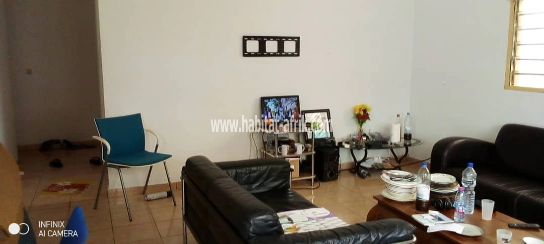 Maison à vendre sur presque demi lot à adidoadin 3 chambres salon wc avec titre foncier* Lomé-Togo 