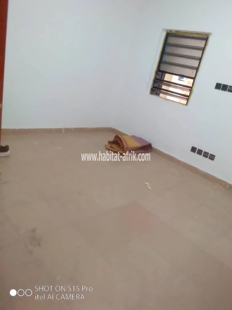 LOCATION APPARTEMENT PIÈCE WC DOUCHE CUISINE INTERNE A AGOÈ KITCHIGAN LOME-TOGO 