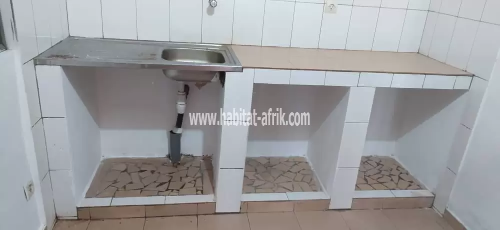 LOCATION APPARTEMENT 2 CHAMBRES SALON WCD CUISINE INTERNE A ADIDOGOMÉ BOUKAROU LOMÉ-TOGO 