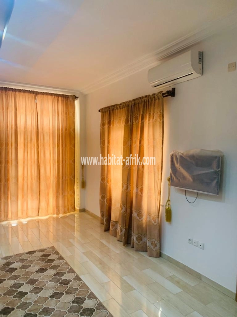 Villa duplex avec piscine à vendre à Forever Lomé-Togo 