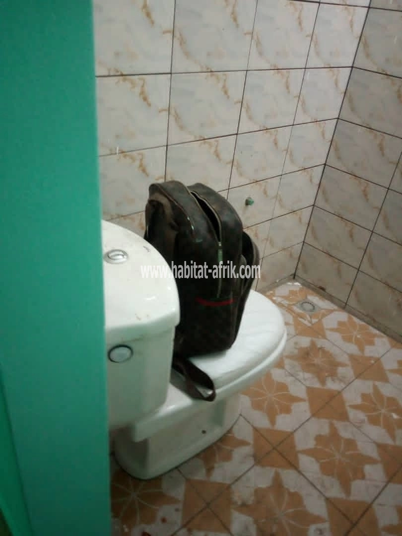 LOCATION Appartement Chambre Salon WC douche cuisine interne 3 ménages sis à Hedranawoe Lomé-Togo 