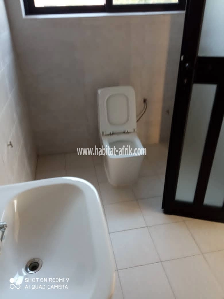 LOCATION VILLA DUPLEX 5 CHAMBRES À AGBALEPEDO LOMÉ-TOGO 