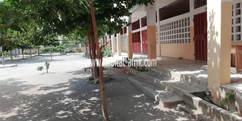 ECOLE À VENDRE À ADIDOGOMÉ GBOMAMÉ 