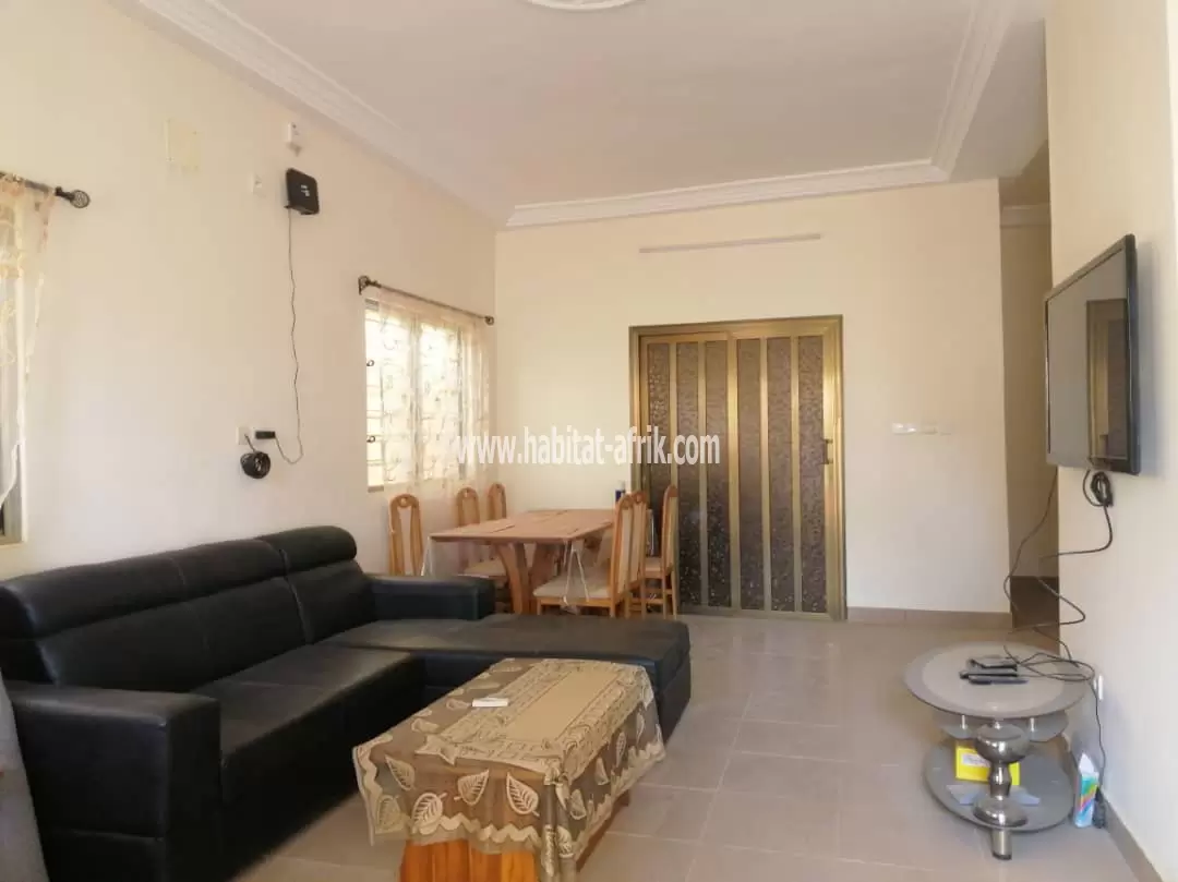 VILLA MEUBLÉE DE 2CH SALON +2 DÉPENDANCES À LOUER À LOMÉ QT ADIDOGOME WOGNOMÉ