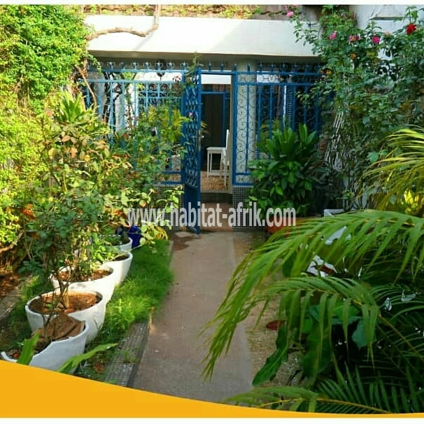 Location d'un appartement meublé / climatisé à la Caisse (Résidence du Bénin)