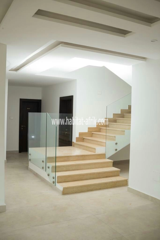 Location d'une villa de haut standing non meublée /climatisée