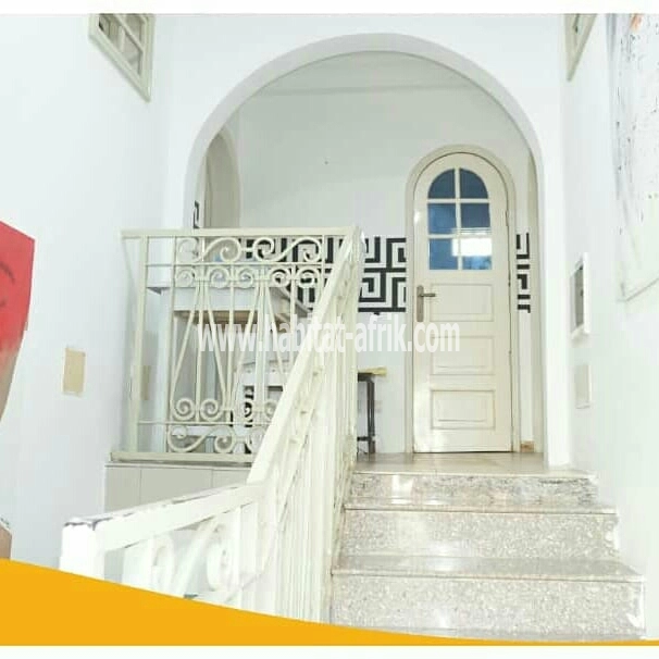 Location d'un appartement meublé / climatisé à la Caisse (Résidence du Bénin)