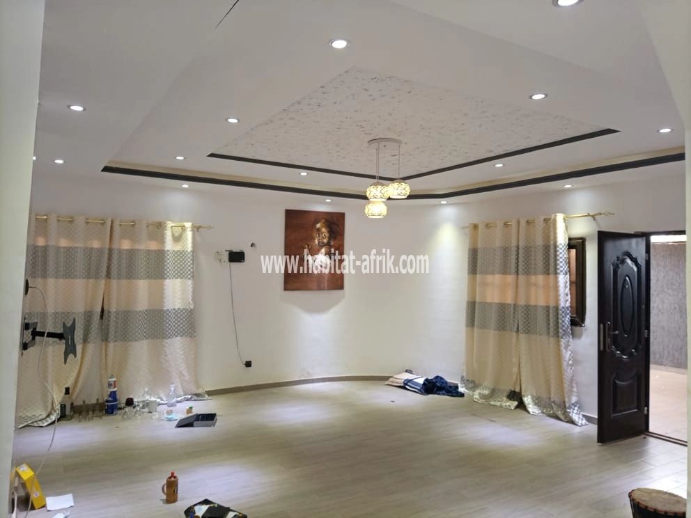 Appartement cours unique au rez de chaussée
