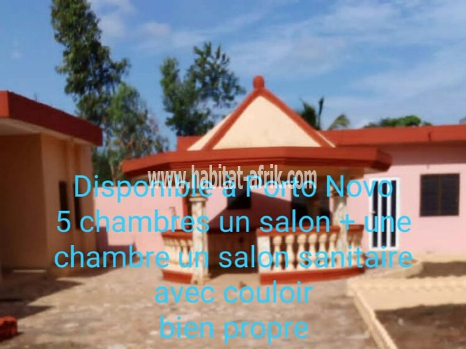 MAISON PERSONNELLE DE 5 CHAMBRES SALON