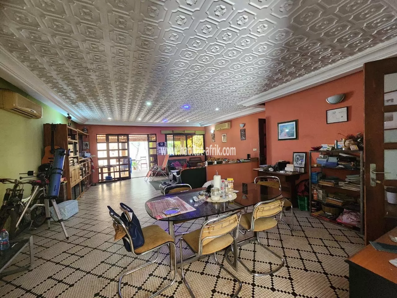 Je mets en vente une maison sur un lot trois (3) chambres dans la caisse lome togo