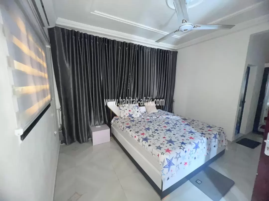 Je mets en location un appartement meublé de chambre salon a agoe assiyeye à côté du supermarché le champion lome togo