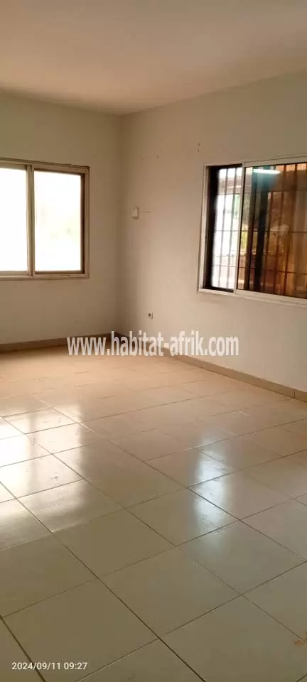 Je mets en location un appartement de deux (2) chambres salon  totsi lome togo 