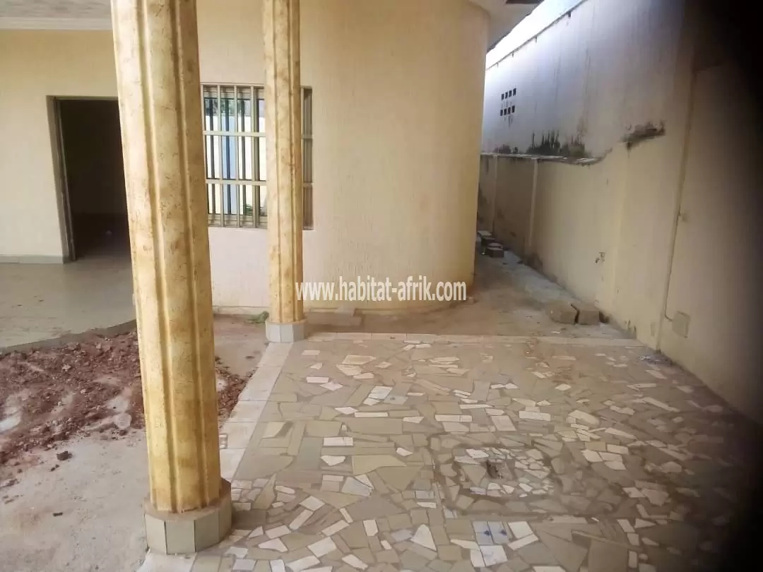 Je mets en location une villa de 3 chambres salon à atsiegou CEG Lome togo 